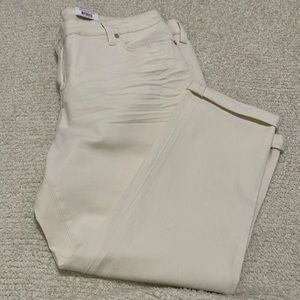 NWT- Style & Co - 16W. Girlfriend Jean